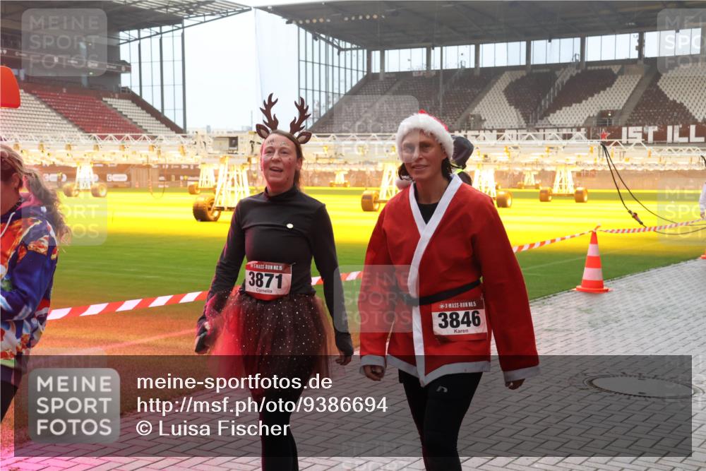 07.12.2025 - St. Pauli X-Mass-Run No. 15 Luisa Fischer http://msf.ph/oto/9386694 07.12.2025 10:21:05 Ziel 15, 3871, 5, 3846, 392, 447, 452, 459, 461, 478, 1016, 1076, 1466, 2187, 2799, 2855, 3473, 3832, 4116, 4490, 4503, 4517, 4523 meine-sportfotos.de