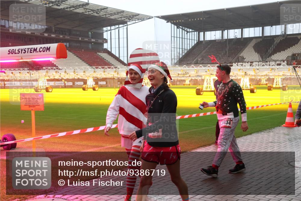 07.12.2025 - St. Pauli X-Mass-Run No. 15 Luisa Fischer http://msf.ph/oto/9386719 07.12.2025 10:21:15 Ziel 1034, 392, 447, 452, 461, 478, 1016, 1076, 1386, 1466, 1898, 1900, 2187, 2565, 2799, 3473, 3832, 4116, 4490, 4517, 4523 meine-sportfotos.de