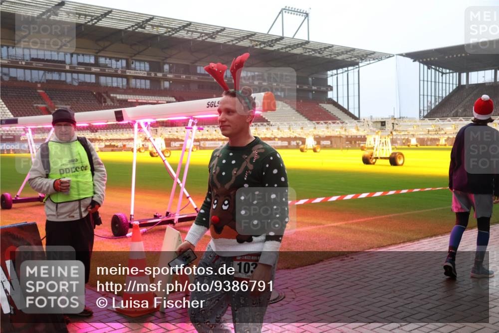 07.12.2025 - St. Pauli X-Mass-Run No. 15 Luisa Fischer http://msf.ph/oto/9386791 07.12.2025 10:21:29 Ziel 103, 392, 1016, 1076, 1326, 1386, 1407, 1466, 1898, 1900, 2173, 2565, 2799, 3062, 3384, 3540, 3541, 3848, 3849, 3984, 4117, 4338, 4517 meine-sportfotos.de