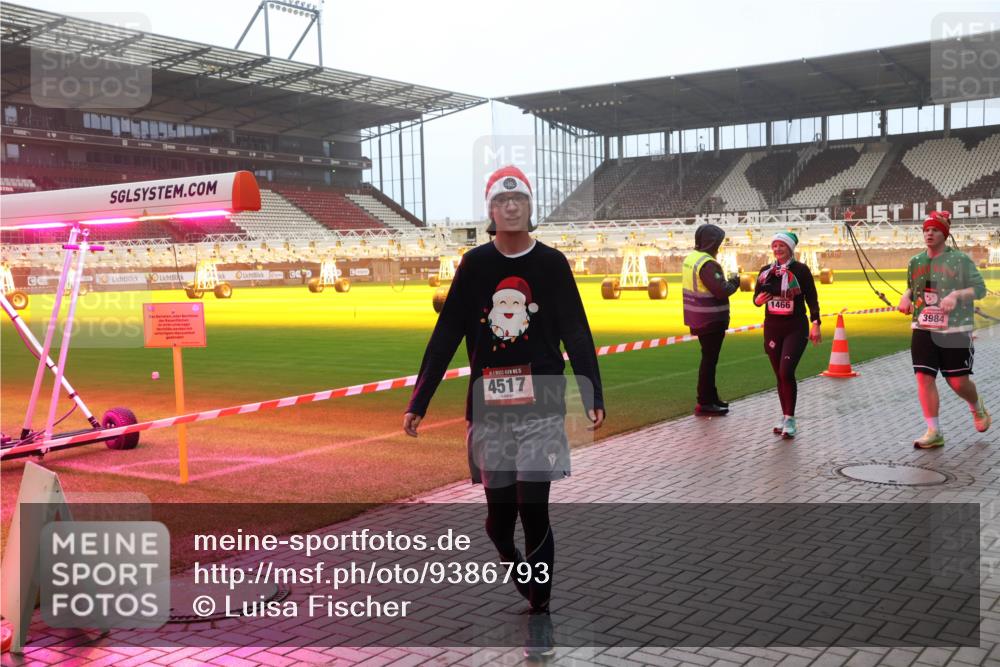 07.12.2025 - St. Pauli X-Mass-Run No. 15 Luisa Fischer http://msf.ph/oto/9386793 07.12.2025 10:21:30 Ziel 15, 4517, 1466, 3984, 392, 1016, 1076, 1326, 1386, 1407, 1466, 1898, 1900, 2173, 2565, 2799, 3062, 3384, 3540, 3541, 3848, 3849, 3984, 4117, 4338, 4517 meine-sportfotos.de