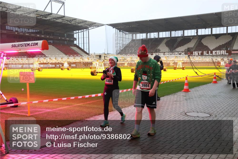 07.12.2025 - St. Pauli X-Mass-Run No. 15 Luisa Fischer http://msf.ph/oto/9386802 07.12.2025 10:21:33 Ziel 1466, 3984, 149, 270, 392, 1016, 1076, 1326, 1386, 1407, 1466, 1898, 1900, 2173, 2565, 2799, 3062, 3384, 3540, 3541, 3848, 3849, 3984, 4117, 4338, 4517 meine-sportfotos.de