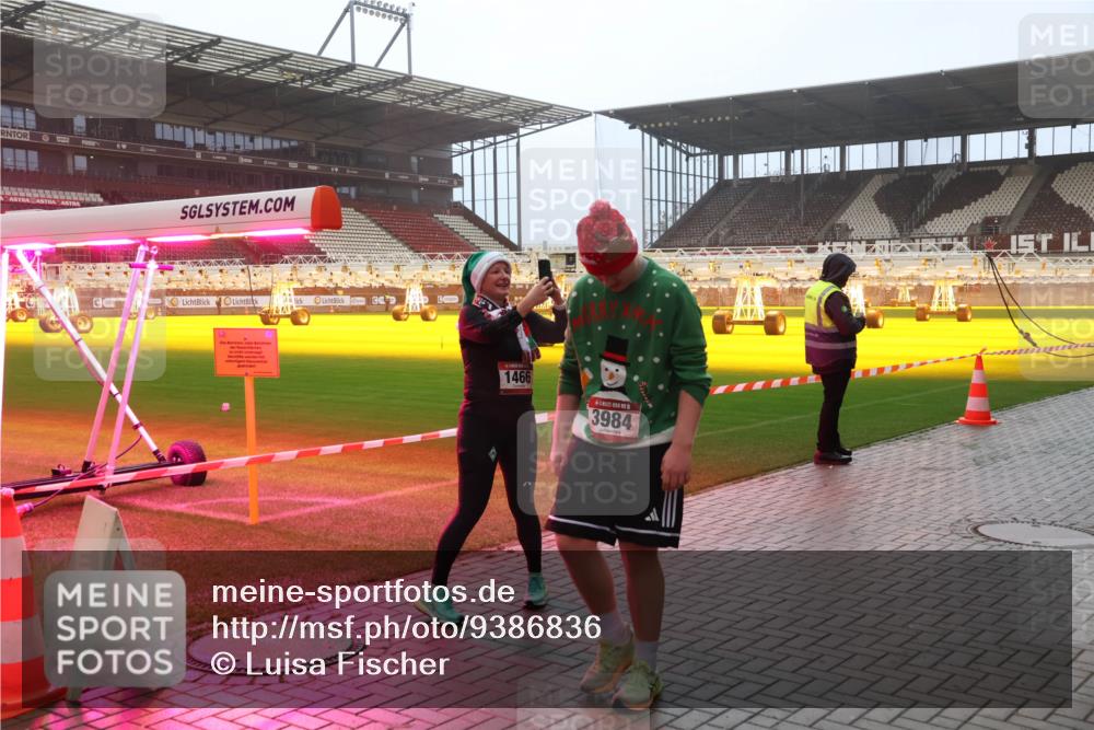 07.12.2025 - St. Pauli X-Mass-Run No. 15 Luisa Fischer http://msf.ph/oto/9386836 07.12.2025 10:21:34 Ziel 1466, 5, 3984, 149, 270, 392, 1016, 1076, 1326, 1386, 1407, 1466, 1898, 1900, 2173, 2565, 2799, 3062, 3091, 3384, 3540, 3541, 3848, 3849, 3984, 3988, 4117, 4338, 4517 meine-sportfotos.de