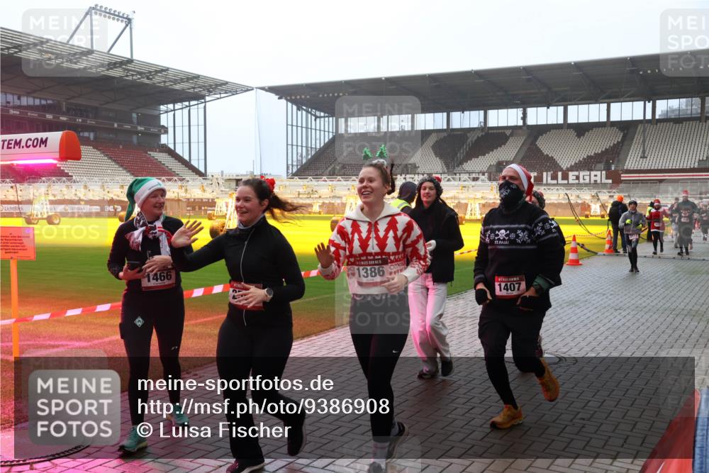 07.12.2025 - St. Pauli X-Mass-Run No. 15 Luisa Fischer http://msf.ph/oto/9386908 07.12.2025 10:21:38 Ziel 1466, 15, 1386, 1407, 149, 270, 392, 1326, 1386, 1407, 1898, 1900, 2173, 2565, 2799, 2927, 3062, 3091, 3384, 3540, 3541, 3848, 3849, 3984, 3988, 4117, 4169, 4170, 4338 meine-sportfotos.de