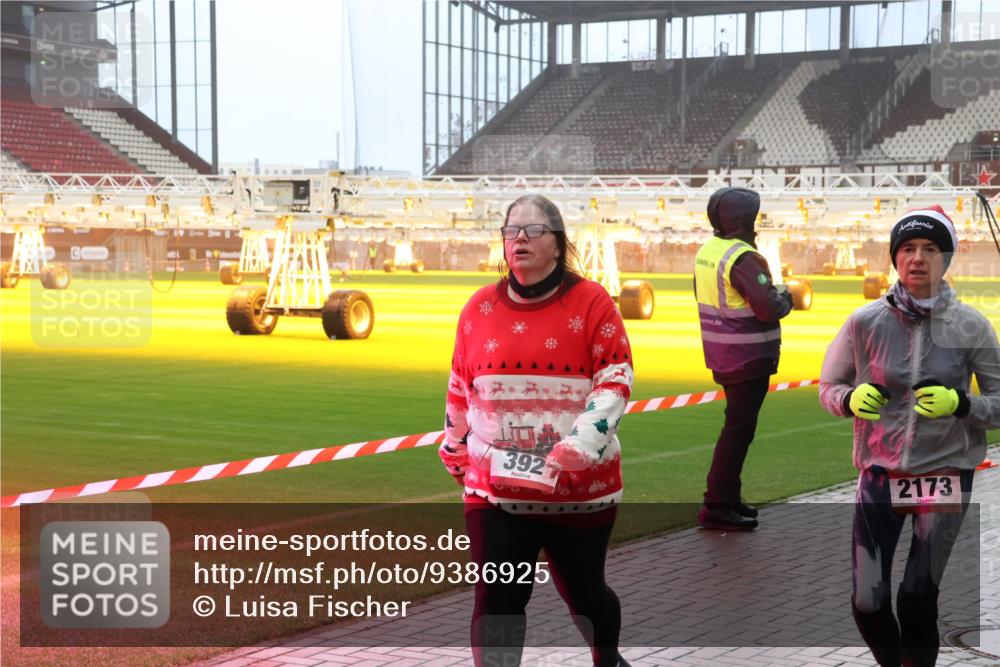 07.12.2025 - St. Pauli X-Mass-Run No. 15 Luisa Fischer http://msf.ph/oto/9386925 07.12.2025 10:21:43 Ziel 392, 2173, 149, 270, 1326, 1386, 1407, 1898, 1900, 2173, 2565, 2799, 2927, 2997, 3062, 3091, 3384, 3540, 3541, 3848, 3849, 3984, 3988, 4117, 4158, 4169, 4170, 4338 meine-sportfotos.de