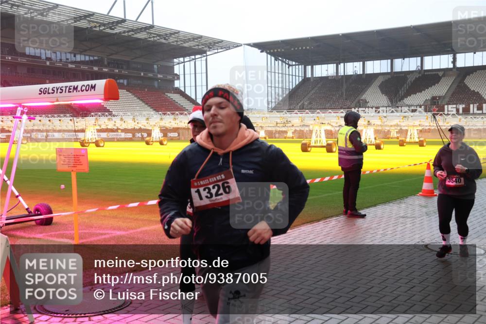 07.12.2025 - St. Pauli X-Mass-Run No. 15 Luisa Fischer http://msf.ph/oto/9387005 07.12.2025 10:21:49 Ziel 15, 1326, 3540, 149, 270, 1326, 1386, 1407, 1898, 1900, 2173, 2565, 2927, 2997, 3062, 3091, 3384, 3540, 3541, 3848, 3849, 3984, 3988, 4117, 4158, 4169, 4170, 4338 meine-sportfotos.de
