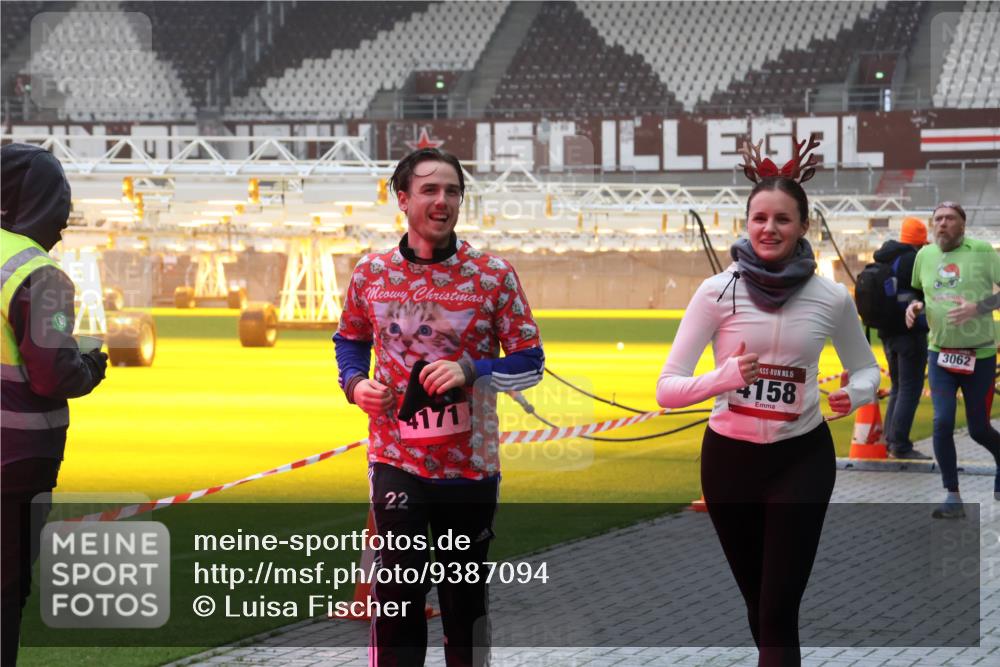 07.12.2025 - St. Pauli X-Mass-Run No. 15 Luisa Fischer http://msf.ph/oto/9387094 07.12.2025 10:21:59 Ziel 4171, 15, 4158, 22, 3062, 149, 270, 1326, 1386, 1407, 1898, 1900, 2173, 2565, 2927, 2944, 2997, 3062, 3091, 3384, 3540, 3541, 3848, 3849, 3984, 3988, 4117, 4158, 4169, 4170, 4338 meine-sportfotos.de