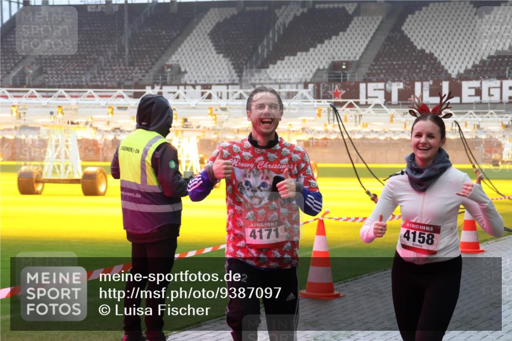 07.12.2025 - St. Pauli X-Mass-Run No. 15 Luisa Fischer http://msf.ph/oto/9387097 07.12.2025 10:22:00 Ziel 1, 15, 4171, 15, 4158, 22, 149, 270, 1326, 1386, 1407, 1898, 1900, 2173, 2565, 2927, 2944, 2997, 3062, 3091, 3384, 3540, 3541, 3848, 3849, 3984, 3988, 4117, 4158, 4169, 4170, 4338 meine-sportfotos.de