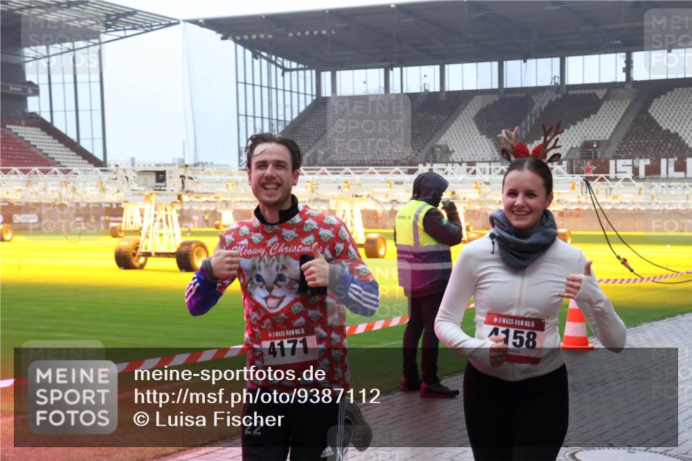 07.12.2025 - St. Pauli X-Mass-Run No. 15 Luisa Fischer http://msf.ph/oto/9387112 07.12.2025 10:22:01 Ziel 22, 23, 15, 4171, 15, 158, 149, 270, 1326, 1386, 1407, 1898, 1900, 2173, 2565, 2927, 2944, 2945, 2997, 3062, 3091, 3384, 3540, 3541, 3848, 3849, 3984, 3988, 4117, 4158, 4169, 4170, 4338 meine-sportfotos.de