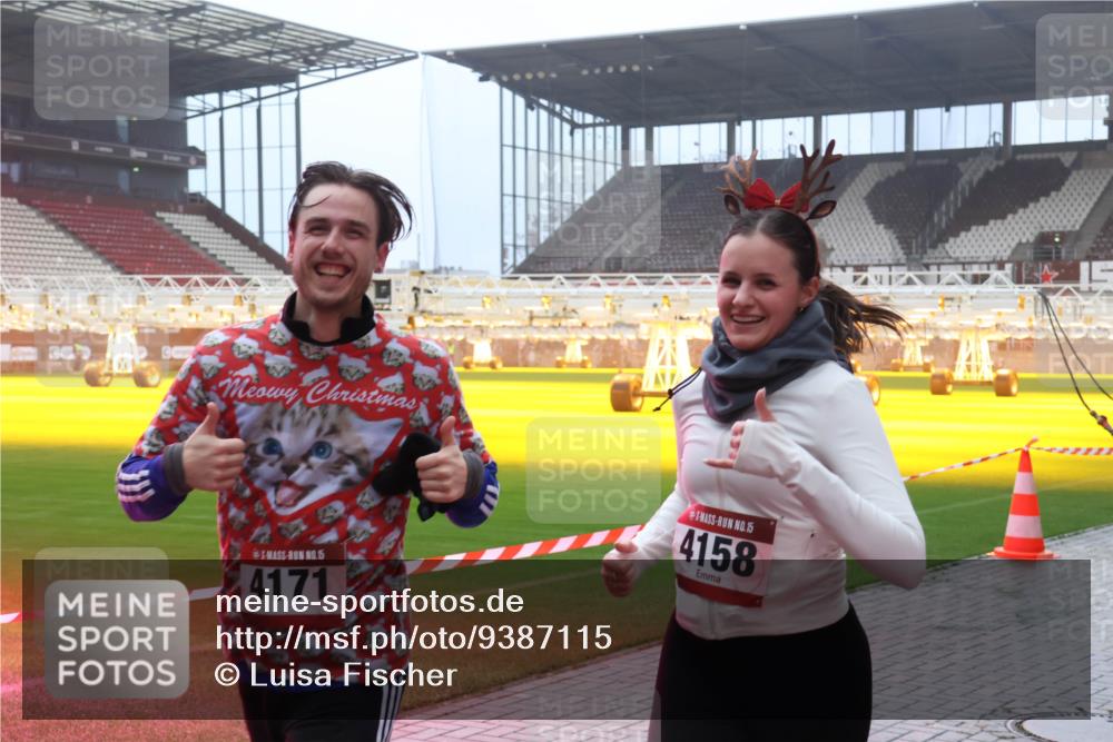 07.12.2025 - St. Pauli X-Mass-Run No. 15 Luisa Fischer http://msf.ph/oto/9387115 07.12.2025 10:22:01 Ziel 5, 4171, 15, 4158, 149, 270, 1326, 1386, 1407, 1898, 1900, 2173, 2565, 2927, 2944, 2945, 2997, 3062, 3091, 3384, 3540, 3541, 3848, 3849, 3984, 3988, 4117, 4158, 4169, 4170, 4338 meine-sportfotos.de