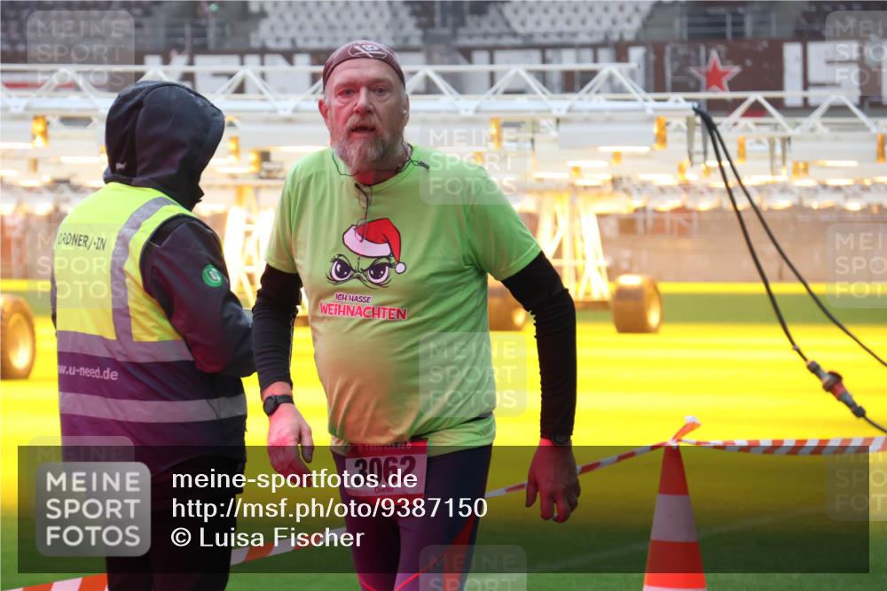 07.12.2025 - St. Pauli X-Mass-Run No. 15 Luisa Fischer http://msf.ph/oto/9387150 07.12.2025 10:22:05 Ziel 15, 3062, 149, 270, 1326, 2173, 2927, 2944, 2945, 2997, 3062, 3091, 3384, 3540, 3541, 3848, 3849, 3984, 3988, 4117, 4158, 4169, 4170, 4321, 4322, 4323 meine-sportfotos.de