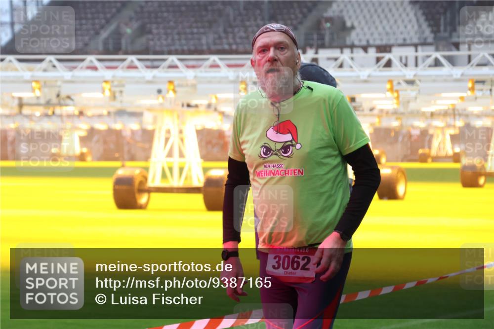 07.12.2025 - St. Pauli X-Mass-Run No. 15 Luisa Fischer http://msf.ph/oto/9387165 07.12.2025 10:22:06 Ziel 15, 3062, 149, 270, 1326, 2173, 2927, 2944, 2945, 2997, 3062, 3091, 3384, 3540, 3541, 3848, 3849, 3988, 4117, 4158, 4169, 4170, 4321, 4322, 4323 meine-sportfotos.de