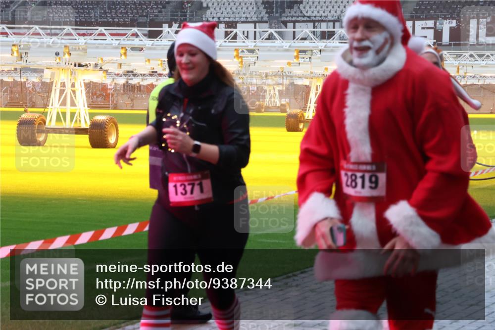 07.12.2025 - St. Pauli X-Mass-Run No. 15 Luisa Fischer http://msf.ph/oto/9387344 07.12.2025 10:22:36 Ziel 1371, 2819, 1371, 1488, 2184, 2817, 2818, 2819, 2944, 2945, 3431, 3736, 3999, 4000, 4321, 4322, 4323, 4415, 4771, 4774, 4781 meine-sportfotos.de