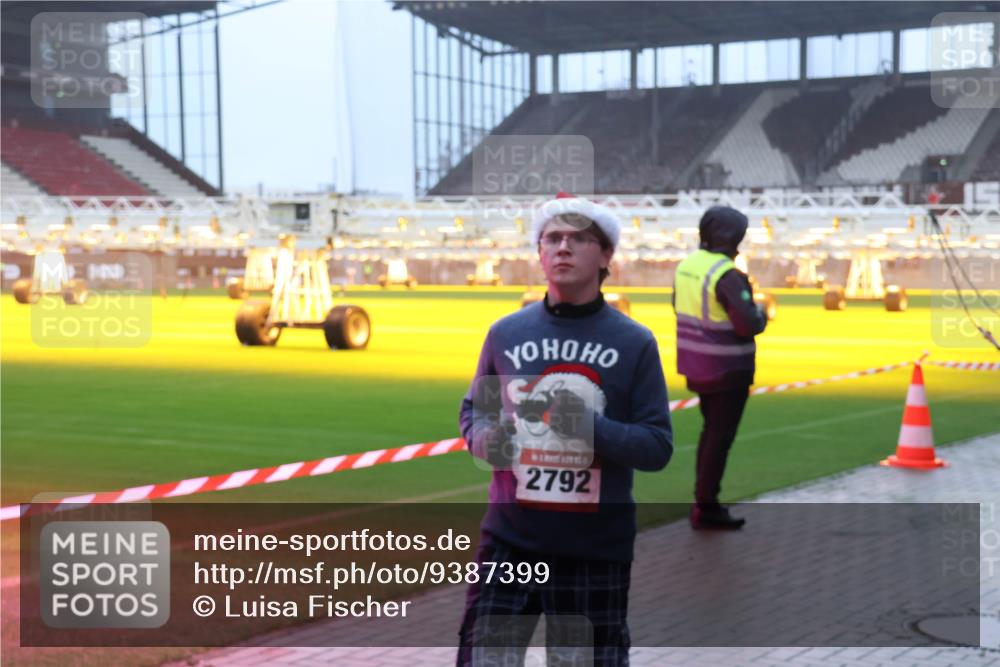 07.12.2025 - St. Pauli X-Mass-Run No. 15 Luisa Fischer http://msf.ph/oto/9387399 07.12.2025 10:22:40 Ziel 2792, 715, 739, 1371, 1488, 1636, 2184, 2817, 2818, 2819, 2944, 2945, 3431, 3736, 3999, 4000, 4321, 4322, 4323, 4415, 4771, 4774, 4781 meine-sportfotos.de