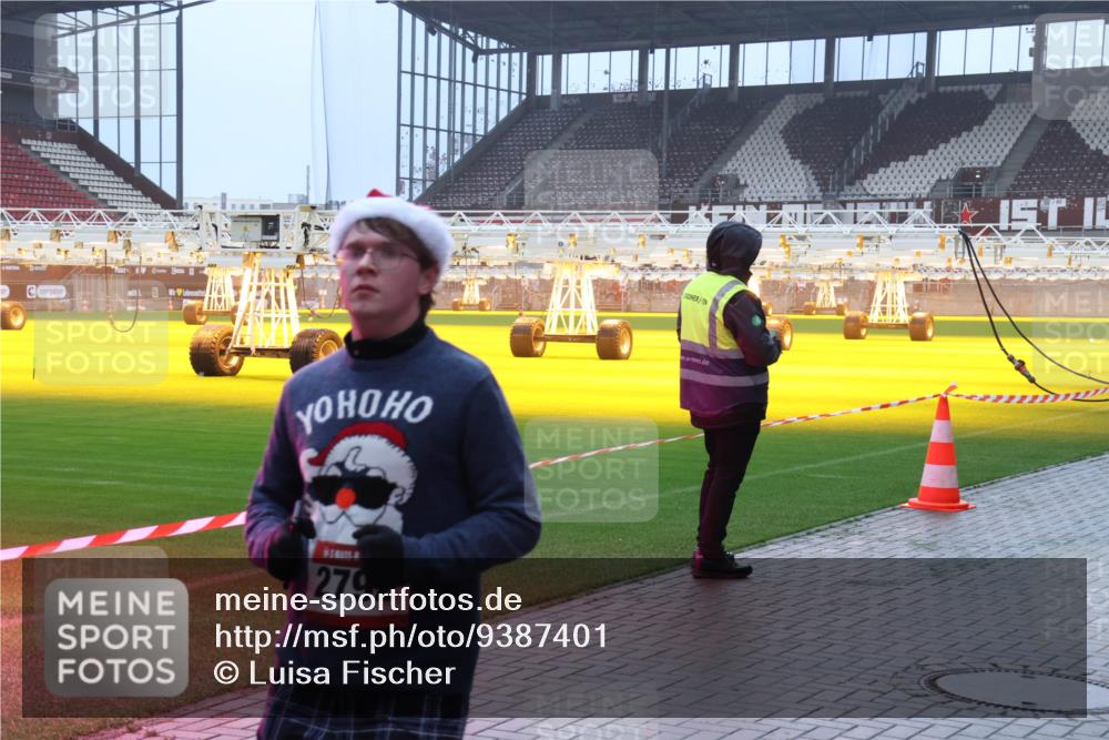 07.12.2025 - St. Pauli X-Mass-Run No. 15 Luisa Fischer http://msf.ph/oto/9387401 07.12.2025 10:22:40 Ziel 279, 715, 739, 1371, 1488, 1636, 2184, 2817, 2818, 2819, 2944, 2945, 3431, 3736, 3999, 4000, 4321, 4322, 4323, 4415, 4771, 4774, 4781 meine-sportfotos.de