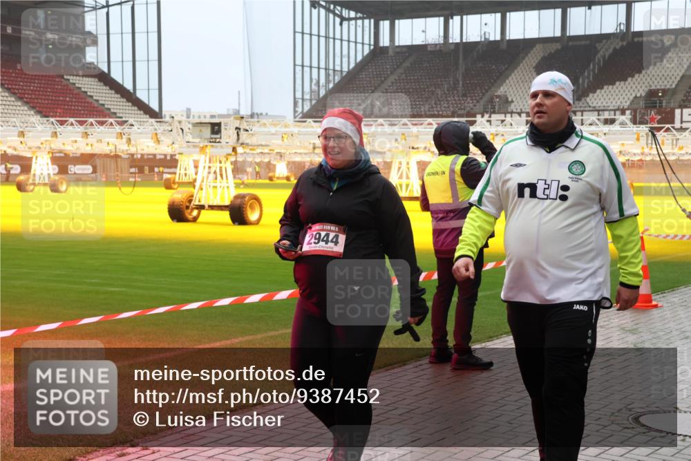 07.12.2025 - St. Pauli X-Mass-Run No. 15 Luisa Fischer http://msf.ph/oto/9387452 07.12.2025 10:22:53 Ziel 15, 2944, 715, 739, 1371, 1488, 1636, 2184, 2817, 2818, 2819, 3431, 3736, 3999, 4000, 4407, 4411, 4415, 4419, 4509, 4539, 4771, 4774, 4781 meine-sportfotos.de