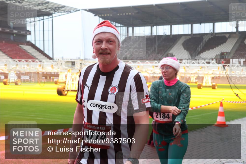 07.12.2025 - St. Pauli X-Mass-Run No. 15 Luisa Fischer http://msf.ph/oto/9387503 07.12.2025 10:23:04 Ziel 1910, 15, 4774, 2184, 715, 739, 794, 1636, 2184, 2638, 2817, 2818, 2819, 3431, 3736, 3780, 4287, 4407, 4411, 4419, 4509, 4539, 4771, 4774, 4781 meine-sportfotos.de