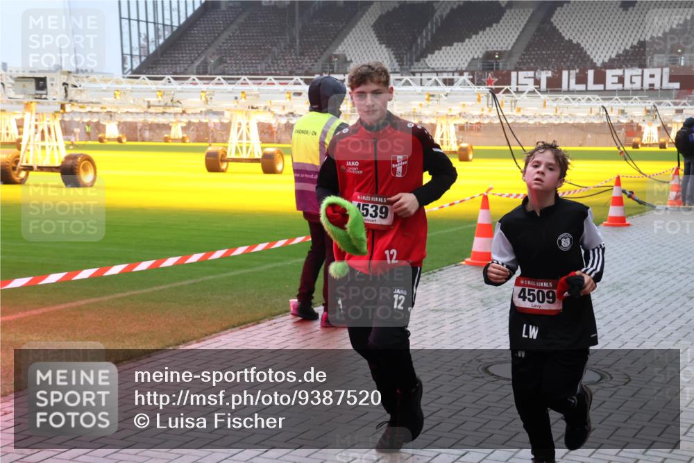 07.12.2025 - St. Pauli X-Mass-Run No. 15 Luisa Fischer http://msf.ph/oto/9387520 07.12.2025 10:23:09 Ziel 1, 15, 1539, 12, 12, 15, 4509, 715, 739, 794, 1636, 2184, 2638, 3780, 4287, 4407, 4411, 4419, 4509, 4539, 4771, 4774, 4781 meine-sportfotos.de
