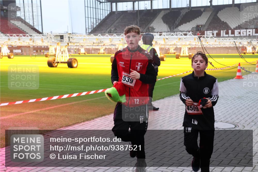 07.12.2025 - St. Pauli X-Mass-Run No. 15 Luisa Fischer http://msf.ph/oto/9387521 07.12.2025 10:23:10 Ziel 539, 12, 115, 4509, 12, 715, 739, 794, 1636, 1996, 2123, 2184, 2304, 2638, 3780, 4287, 4407, 4411, 4419, 4509, 4539, 4771, 4774, 4781 meine-sportfotos.de