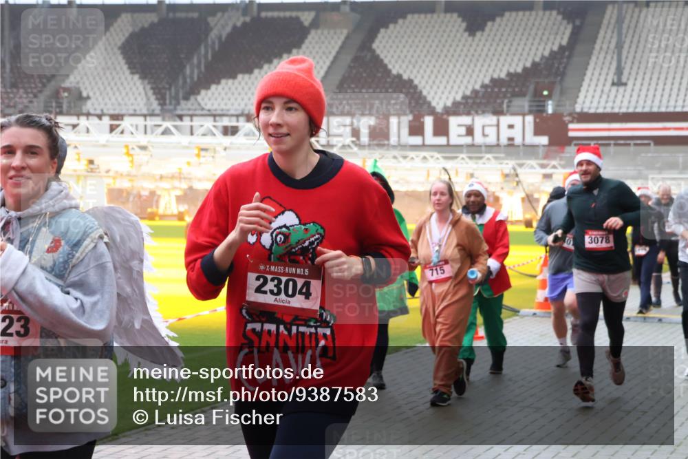 07.12.2025 - St. Pauli X-Mass-Run No. 15 Luisa Fischer http://msf.ph/oto/9387583 07.12.2025 10:23:28 Ziel 23, 15, 2304, 715, 3078, 794, 1996, 2123, 2304, 2508, 2511, 2638, 3052, 3078, 3079, 3780, 4005, 4141, 4287, 4407, 4411, 4419, 4458, 4509, 4539 meine-sportfotos.de