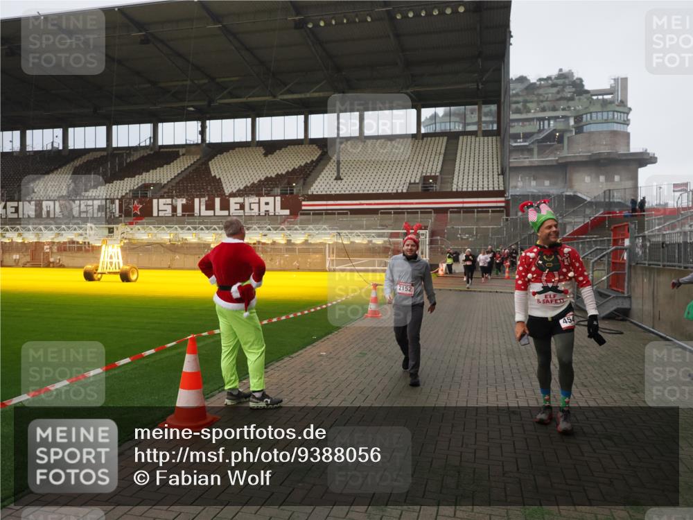 07.12.2025 - St. Pauli X-Mass-Run No. 15 Fabian Wolf http://msf.ph/oto/9388056 07.12.2025 10:18:55 Ziel 721, 1034, 2152, 3862, 4331, 4521, 4522, 4524, 4547 meine-sportfotos.de