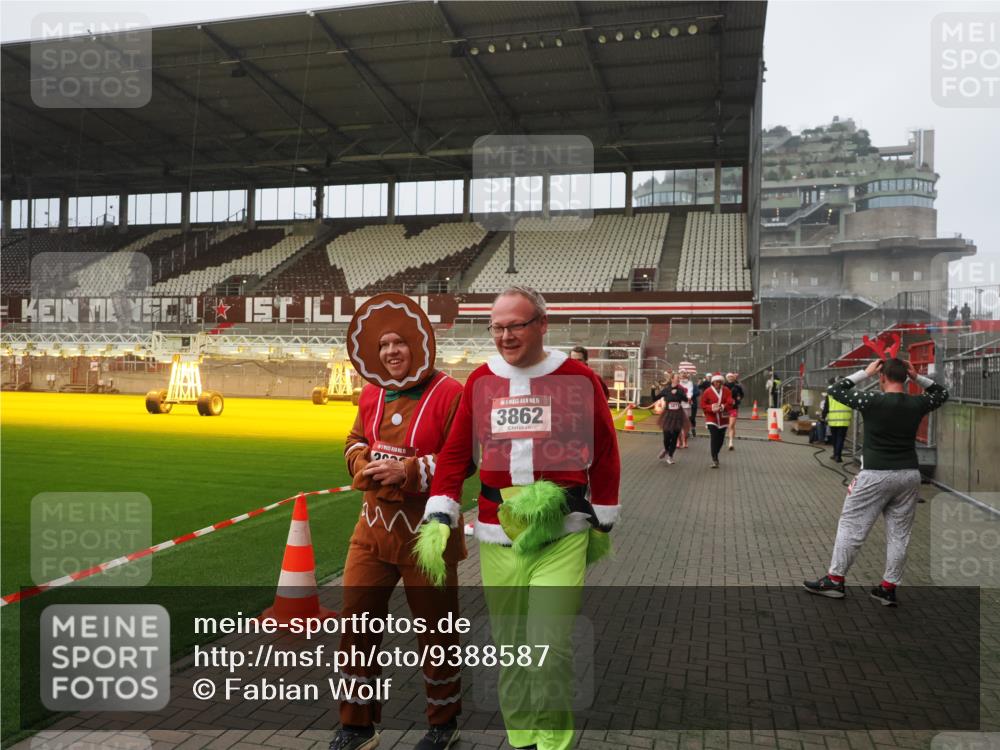 07.12.2025 - St. Pauli X-Mass-Run No. 15 Fabian Wolf http://msf.ph/oto/9388587 07.12.2025 10:20:02 Ziel 1364, 1553, 1903, 2238, 2751, 3846, 3871, 3893 meine-sportfotos.de