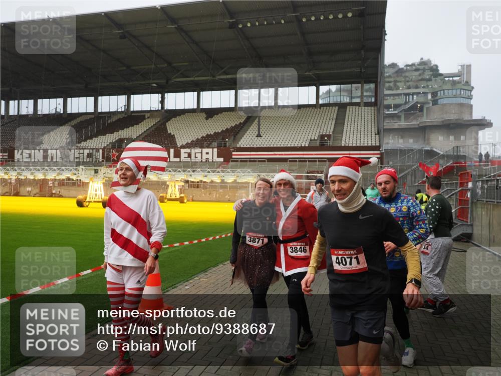 07.12.2025 - St. Pauli X-Mass-Run No. 15 Fabian Wolf http://msf.ph/oto/9388687 07.12.2025 10:20:11 Ziel 459, 1364, 1553, 1903, 2238, 2751, 2855, 3846, 3871, 4042, 4071, 4503 meine-sportfotos.de