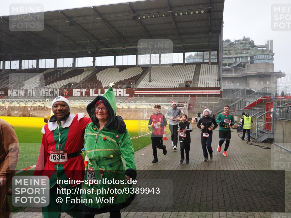 07.12.2025 - St. Pauli X-Mass-Run No. 15 Fabian Wolf http://msf.ph/oto/9389943 07.12.2025 10:22:46 Ziel 715, 739, 794, 1636, 3780, 4287, 4407, 4411, 4419, 4509, 4539 meine-sportfotos.de