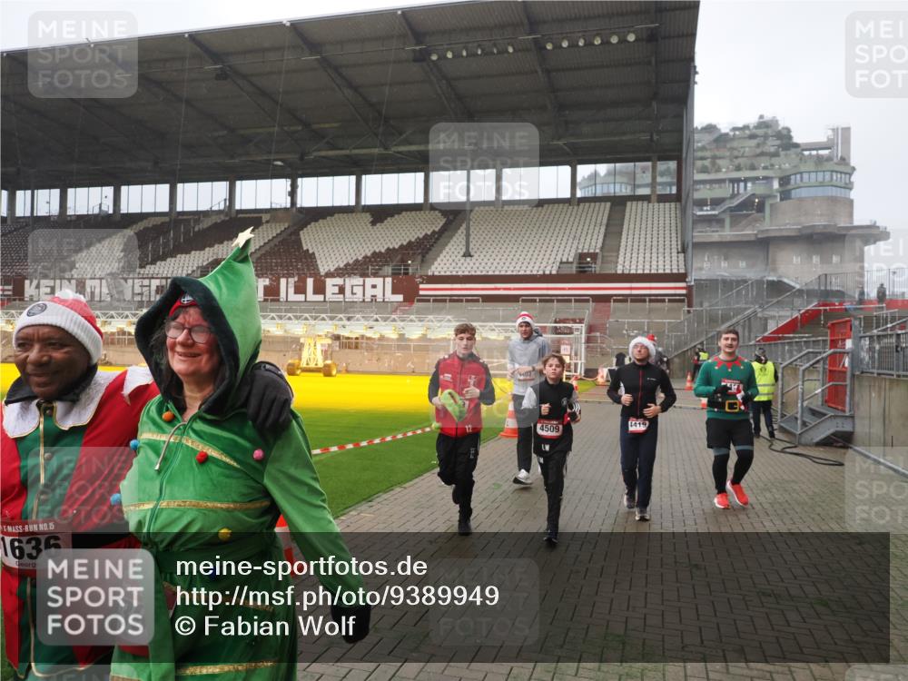 07.12.2025 - St. Pauli X-Mass-Run No. 15 Fabian Wolf http://msf.ph/oto/9389949 07.12.2025 10:22:46 Ziel 715, 739, 794, 1636, 3780, 4287, 4407, 4411, 4419, 4509, 4539 meine-sportfotos.de