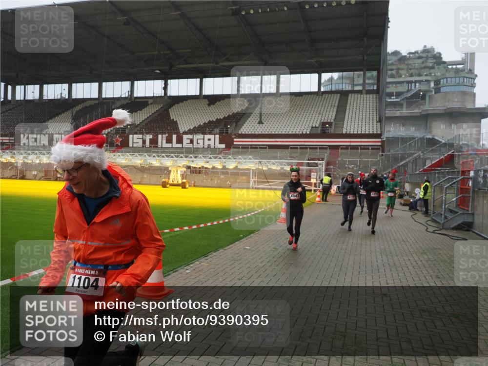 07.12.2025 - St. Pauli X-Mass-Run No. 15 Fabian Wolf http://msf.ph/oto/9390395 07.12.2025 10:23:47 Ziel 638, 1104, 2603, 2634, 3539, 3644, 3649, 3887, 3890, 4043, 4139, 4144, 4377, 4378 meine-sportfotos.de