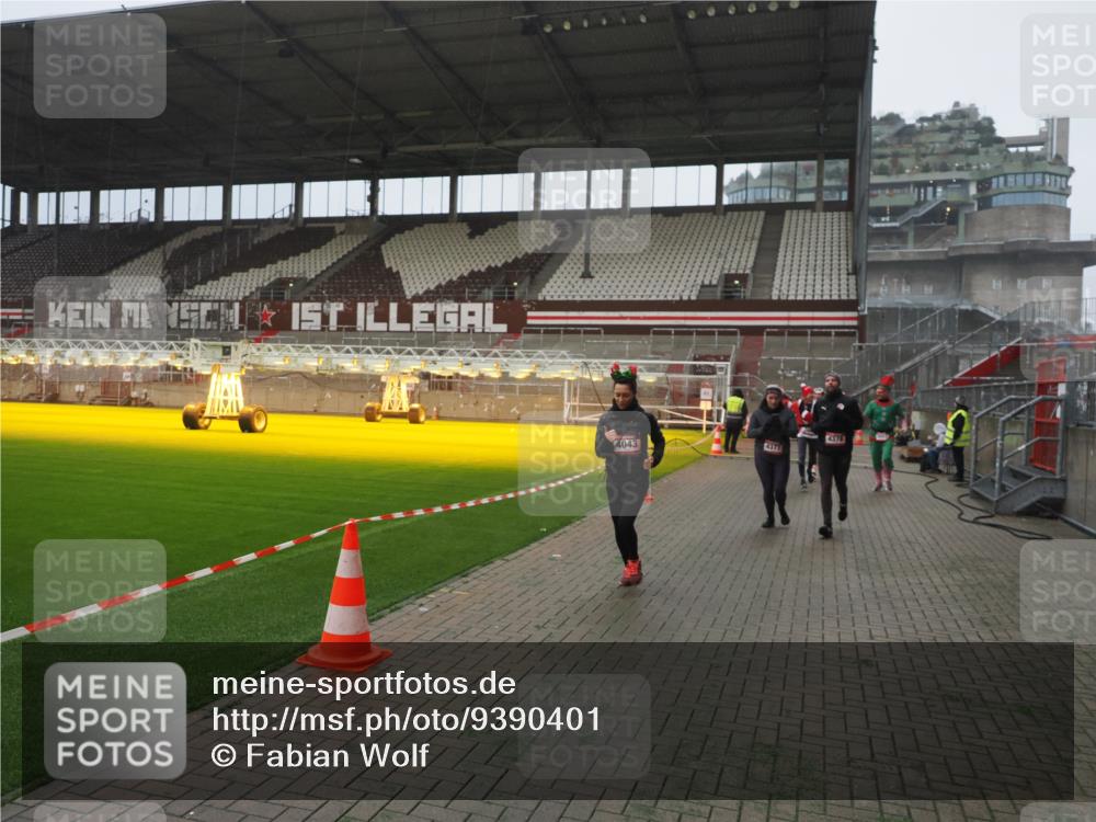 07.12.2025 - St. Pauli X-Mass-Run No. 15 Fabian Wolf http://msf.ph/oto/9390401 07.12.2025 10:23:47 Ziel 638, 1104, 2603, 2634, 3539, 3644, 3649, 3887, 3890, 4043, 4139, 4144, 4377, 4378 meine-sportfotos.de