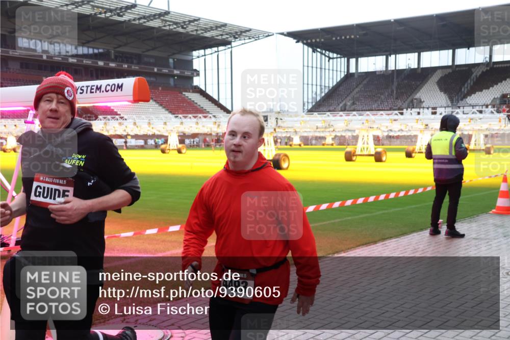 07.12.2025 - St. Pauli X-Mass-Run No. 15 Luisa Fischer http://msf.ph/oto/9390605 07.12.2025 10:56:46 Ziel 15, 15, 4493, 236, 248, 759, 951, 955, 1790, 1793, 2170, 2485, 4063, 4146, 4493 meine-sportfotos.de