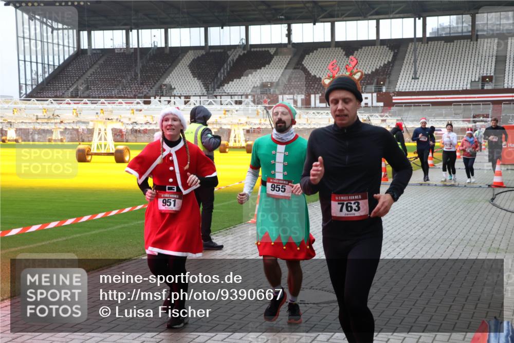 07.12.2025 - St. Pauli X-Mass-Run No. 15 Luisa Fischer http://msf.ph/oto/9390667 07.12.2025 10:57:16 Ziel 951, 955, 15, 763, 55, 236, 248, 417, 555, 566, 568, 759, 763, 1097, 1203, 2170, 2538, 2542, 2664, 3275, 4063, 4146, 4799 meine-sportfotos.de