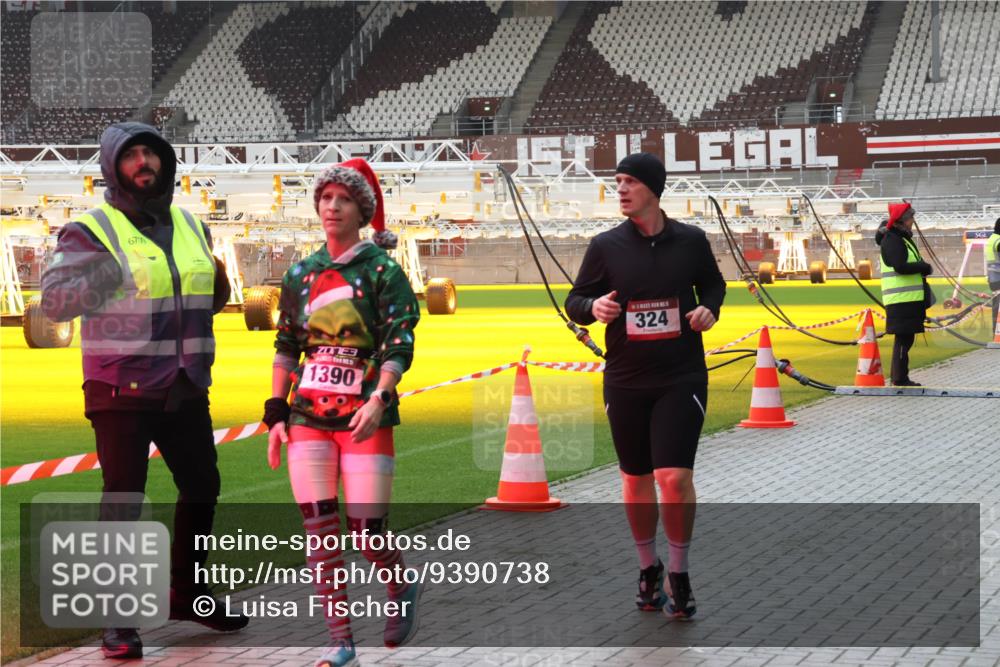 07.12.2025 - St. Pauli X-Mass-Run No. 15 Luisa Fischer http://msf.ph/oto/9390738 07.12.2025 10:58:15 Ziel 67, 3, 1390, 324, 43, 75, 130, 170, 234, 251, 324, 994, 1213, 1390, 1690, 2290, 2296, 2297, 2298 meine-sportfotos.de