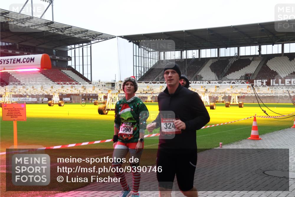07.12.2025 - St. Pauli X-Mass-Run No. 15 Luisa Fischer http://msf.ph/oto/9390746 07.12.2025 10:58:18 Ziel 170763, 1390, 324, 43, 75, 170, 234, 324, 761, 994, 1213, 1390, 1690 meine-sportfotos.de