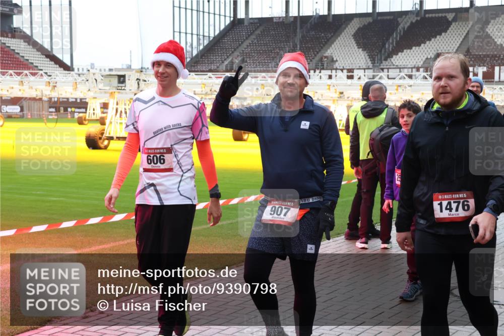 07.12.2025 - St. Pauli X-Mass-Run No. 15 Luisa Fischer http://msf.ph/oto/9390798 07.12.2025 10:59:47 Ziel 15, 606, 15, 907, 15, 1476, 242, 301, 306, 420, 582, 1451, 1453, 1456, 1458, 1459, 1508, 1826, 2503, 2719, 2720, 2721, 2727, 2772, 4128 meine-sportfotos.de