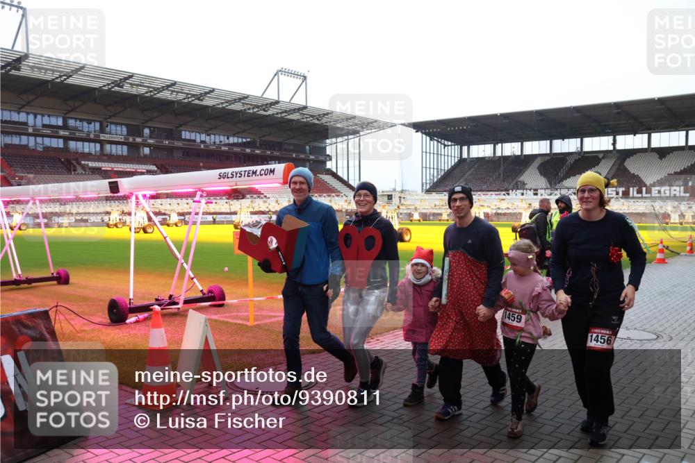 07.12.2025 - St. Pauli X-Mass-Run No. 15 Luisa Fischer http://msf.ph/oto/9390811 07.12.2025 10:59:53 Ziel 1459, 1456, 242, 301, 306, 420, 582, 1508, 1826, 2503, 2719, 2720, 2721, 2727, 2772, 4128 meine-sportfotos.de