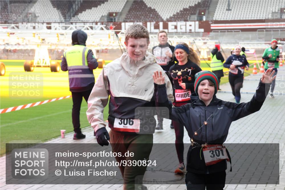 07.12.2025 - St. Pauli X-Mass-Run No. 15 Luisa Fischer http://msf.ph/oto/9390824 07.12.2025 11:00:22 Ziel 306, 1558, 301, 301, 306, 420, 529, 1482, 1558, 1702, 1826, 3586, 4128 meine-sportfotos.de