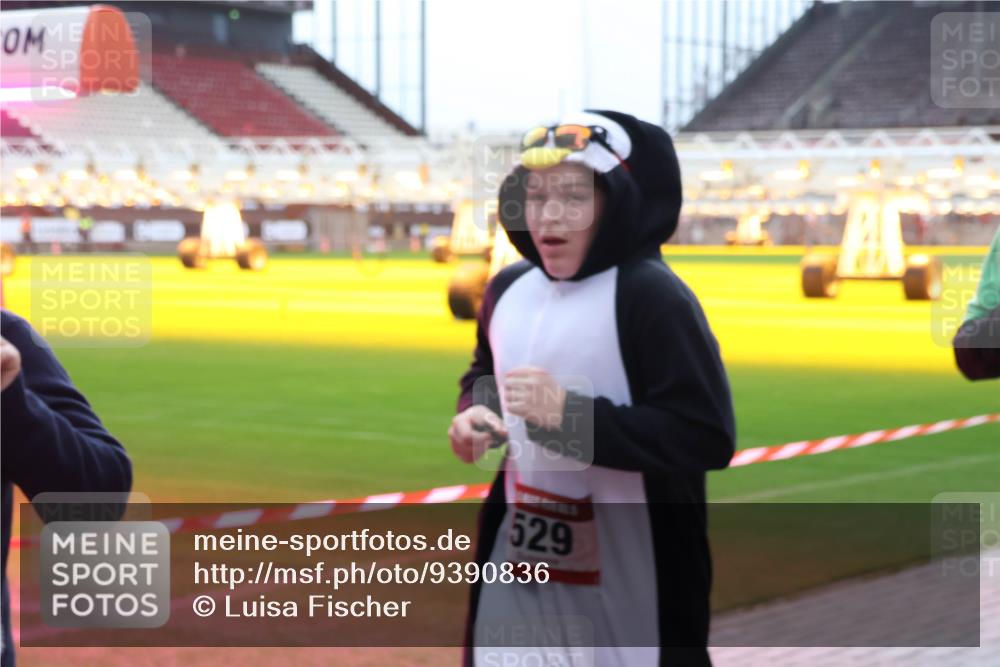 07.12.2025 - St. Pauli X-Mass-Run No. 15 Luisa Fischer http://msf.ph/oto/9390836 07.12.2025 11:00:27 Ziel 529, 225, 301, 306, 420, 529, 1482, 1558, 1702, 3586, 4128 meine-sportfotos.de