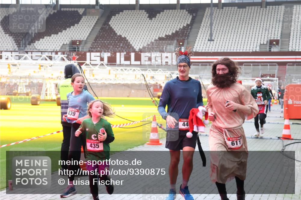 07.12.2025 - St. Pauli X-Mass-Run No. 15 Luisa Fischer http://msf.ph/oto/9390875 07.12.2025 11:00:52 Ziel 1, 439, 435, 44, 611, 1721, 225, 410, 433, 435, 439, 440, 492, 529, 611, 985, 988, 1482, 1558, 1702, 1721, 3586, 3952, 4478, 4793 meine-sportfotos.de