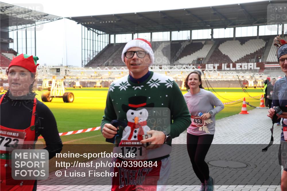 07.12.2025 - St. Pauli X-Mass-Run No. 15 Luisa Fischer http://msf.ph/oto/9390884 07.12.2025 11:01:00 Ziel 15, 723, 1721, 433, 68, 135, 225, 410, 433, 435, 439, 440, 492, 529, 611, 985, 988, 1660, 1721, 3349, 3353, 3586, 3952, 4478, 4793 meine-sportfotos.de