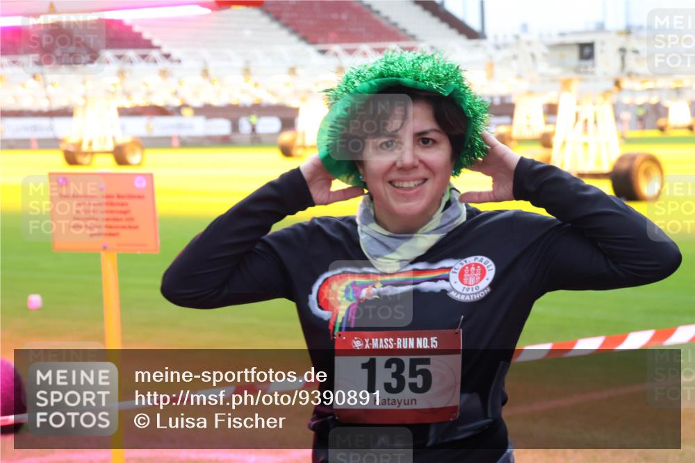 07.12.2025 - St. Pauli X-Mass-Run No. 15 Luisa Fischer http://msf.ph/oto/9390891 07.12.2025 11:01:15 Ziel 15, 135, 68, 89, 135, 225, 410, 433, 435, 439, 440, 492, 611, 985, 988, 1065, 1068, 1660, 1705, 1721, 3349, 3353, 3952, 4478, 4793 meine-sportfotos.de