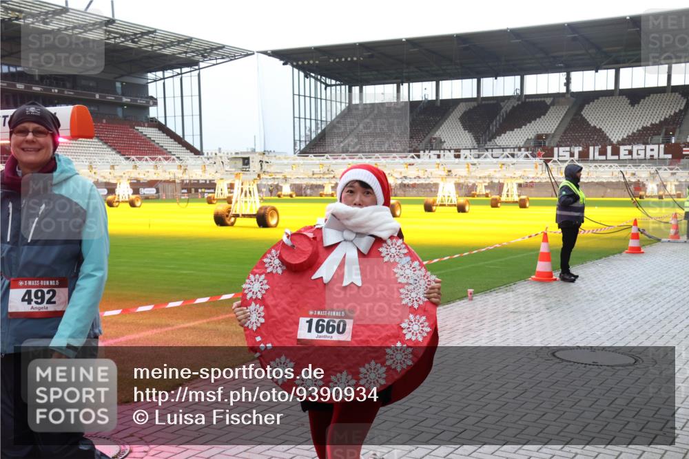 07.12.2025 - St. Pauli X-Mass-Run No. 15 Luisa Fischer http://msf.ph/oto/9390934 07.12.2025 11:01:37 Ziel 15, 492, 15, 1660, 68, 89, 132, 135, 139, 492, 557, 766, 770, 771, 1065, 1068, 1300, 1367, 1615, 1660, 1705, 2251, 2252, 3349, 3353 meine-sportfotos.de