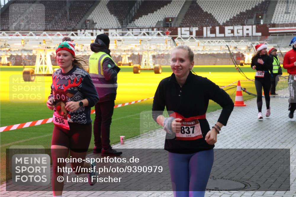07.12.2025 - St. Pauli X-Mass-Run No. 15 Luisa Fischer http://msf.ph/oto/9390979 07.12.2025 11:02:22 Ziel 00, 838, 837, 1045, 95, 193, 314, 317, 336, 376, 837, 838, 842, 847, 851, 1045, 1048, 1067, 1143, 1367, 1416, 1611, 1615, 1637, 1640, 2329, 2576 meine-sportfotos.de