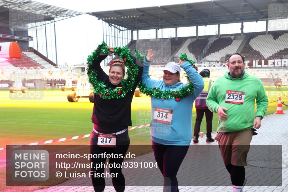 07.12.2025 - St. Pauli X-Mass-Run No. 15 Luisa Fischer http://msf.ph/oto/9391004 07.12.2025 11:03:05 Ziel 1, 15, 317, 15, 314, 5, 2329, 20, 25, 151, 160, 193, 314, 317, 502, 542, 547, 574, 599, 602, 612, 746, 747, 749, 751, 875, 880, 953, 997, 1063, 1102, 1611, 2329, 2519, 2520, 4809 meine-sportfotos.de