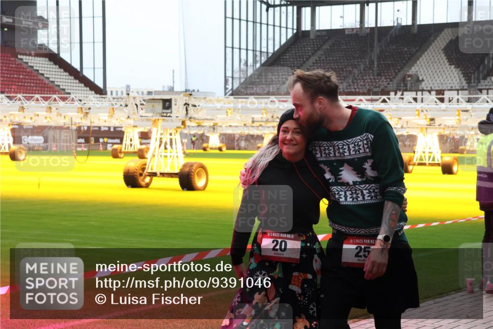 07.12.2025 - St. Pauli X-Mass-Run No. 15 Luisa Fischer http://msf.ph/oto/9391046 07.12.2025 11:03:35 Ziel 15, 20, 20, 1, 25, 61, 64, 102, 109, 151, 160, 186, 502, 574, 599, 602, 612, 748, 853, 875, 880, 953, 997, 1063, 1102, 1139, 1199, 1385, 1644, 1668, 1670, 1850, 4809 meine-sportfotos.de
