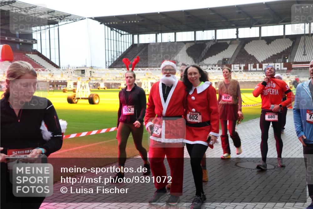 07.12.2025 - St. Pauli X-Mass-Run No. 15 Luisa Fischer http://msf.ph/oto/9391072 07.12.2025 11:03:44 Ziel 502, 12, 602, 997, 880, 7, 61, 64, 102, 109, 151, 160, 186, 502, 574, 599, 602, 612, 748, 853, 875, 880, 953, 997, 1102, 1139, 1199, 1385, 1644, 1668, 1670, 1850, 4809 meine-sportfotos.de