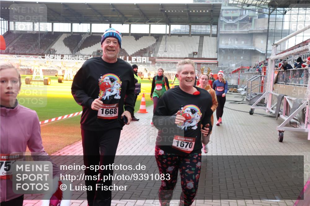 07.12.2025 - St. Pauli X-Mass-Run No. 15 Luisa Fischer http://msf.ph/oto/9391083 07.12.2025 11:04:02 Ziel 5, 751, 1668, 5, 1670, 1644, 61, 64, 102, 109, 186, 297, 505, 514, 719, 748, 853, 1139, 1199, 1385, 1551, 1850, 1853, 1857, 1860 meine-sportfotos.de