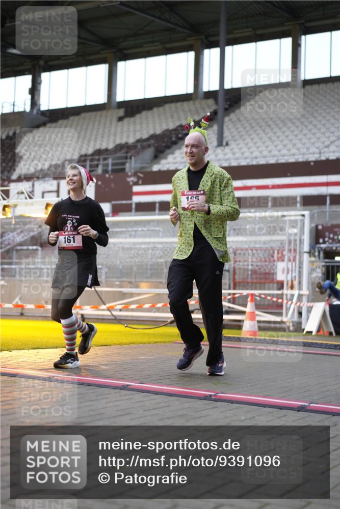 07.12.2025 - St. Pauli X-Mass-Run No. 15 Patografie http://msf.ph/oto/9391096 07.12.2025 10:29:01 Ziel 161, 165, 1308, 1330, 2874, 3299, 3669, 3938, 3942, 4073, 4265, 4291 meine-sportfotos.de