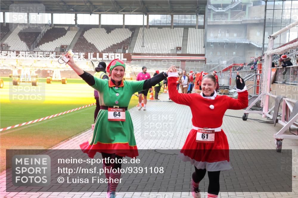 07.12.2025 - St. Pauli X-Mass-Run No. 15 Luisa Fischer http://msf.ph/oto/9391108 07.12.2025 11:04:11 Ziel 64, 5, 61, 61, 64, 102, 109, 186, 222, 297, 432, 505, 514, 719, 1551, 1850, 1853, 1857, 1860 meine-sportfotos.de