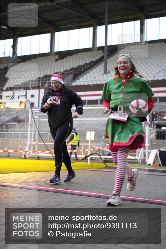 07.12.2025 - St. Pauli X-Mass-Run No. 15 Patografie http://msf.ph/oto/9391113 07.12.2025 10:29:05 Ziel 161, 165, 1308, 1330, 2874, 3299, 3669, 3938, 3942, 4073 meine-sportfotos.de